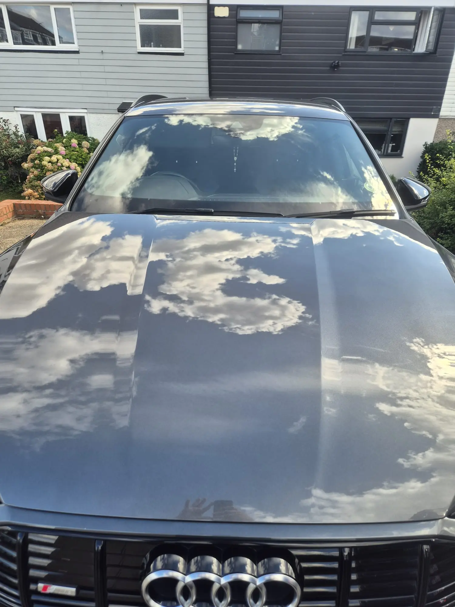 Glossy vehicle paintwork in the VPA gallery